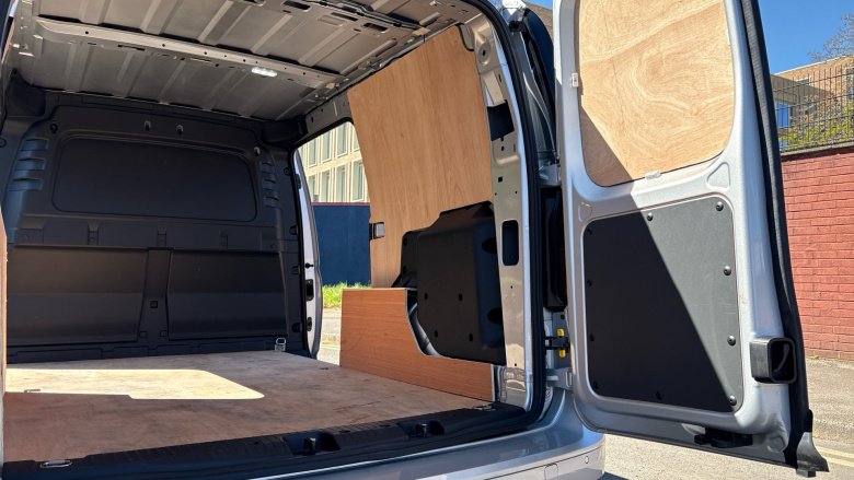 Ford Transit Connect 250 L2 Petrol 1.5 EcoBoost PHEV 150 Limited Van Auto